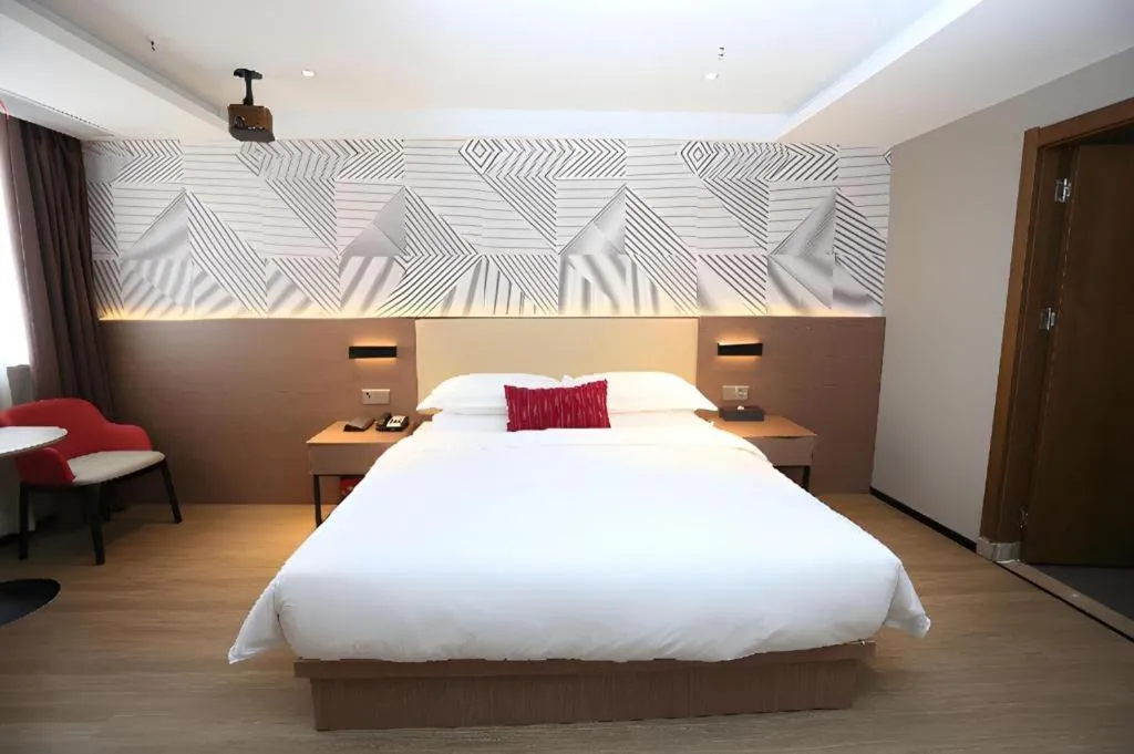 Bed in Borrman Hotel Wuhan Yellow Crane Tower Fuxing Road Metro Station