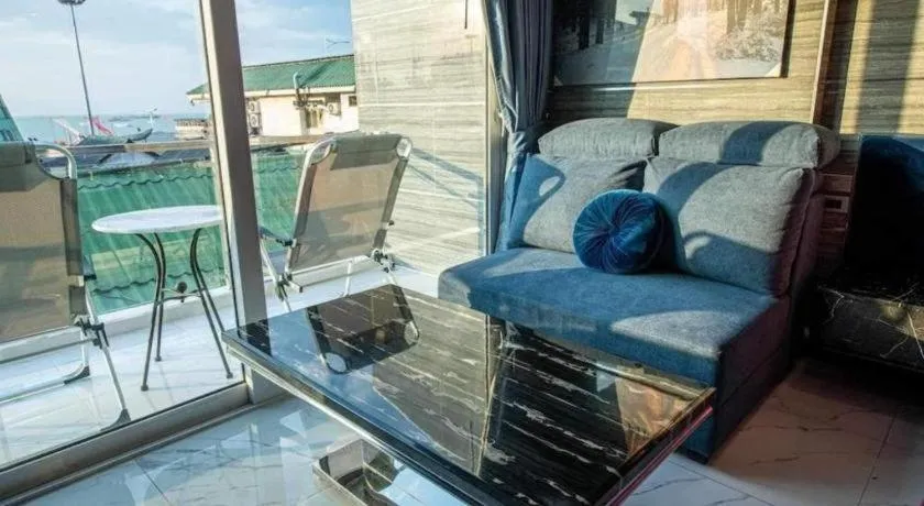 The Globe Hotel, Bar & Restaurant