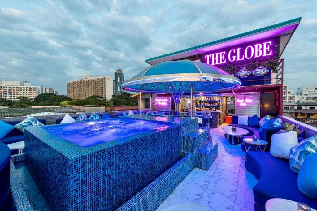 The Globe Hotel, Bar & Restaurant