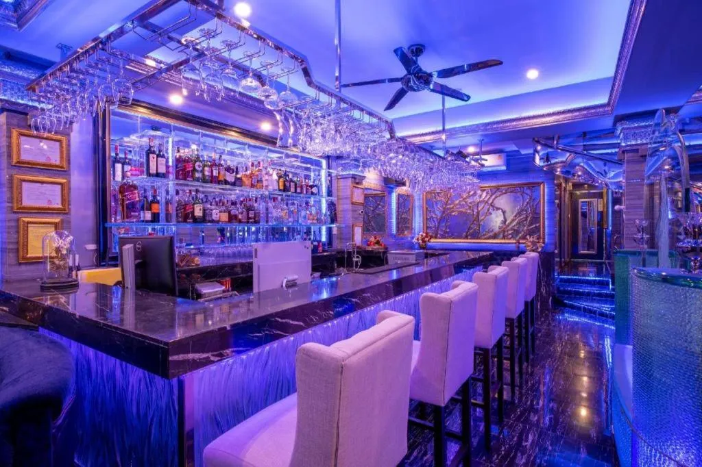 The Globe Hotel, Bar & Restaurant