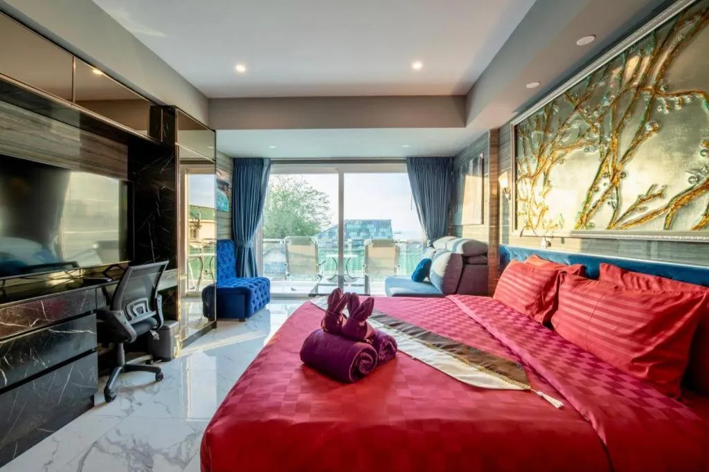 Bed in The Globe Hotel, Bar & Restaurant