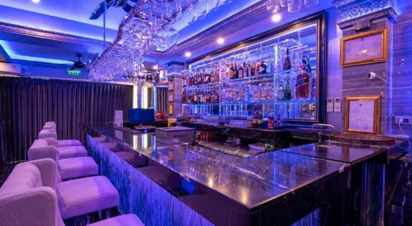 The Globe Hotel, Bar & Restaurant