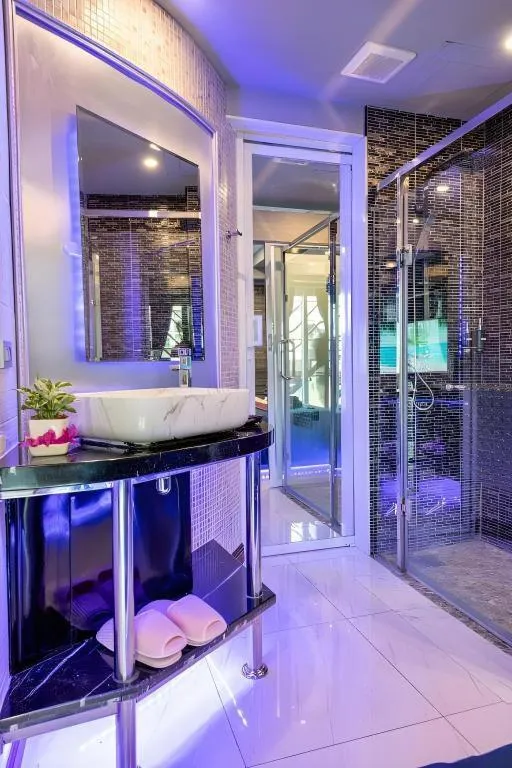 The Globe Hotel, Bar & Restaurant