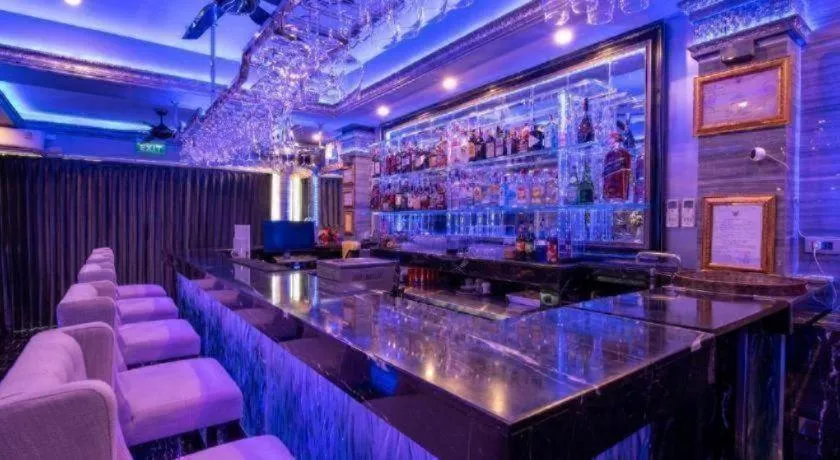 The Globe Hotel, Bar & Restaurant