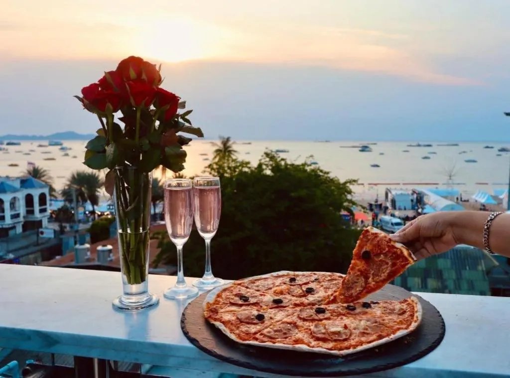 The Globe Hotel, Bar & Restaurant