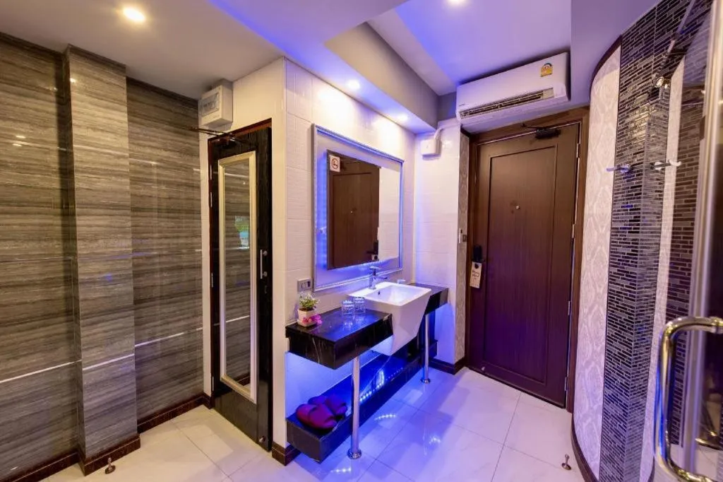 The Globe Hotel, Bar & Restaurant