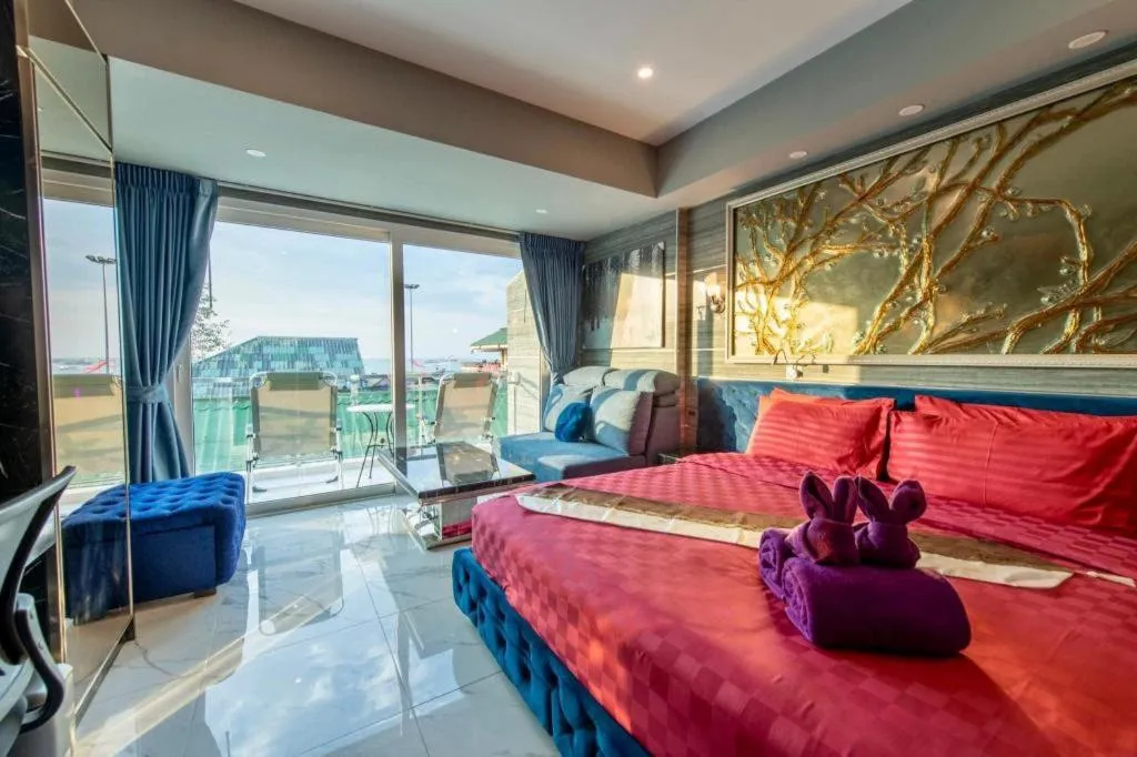 Bed in The Globe Hotel, Bar & Restaurant