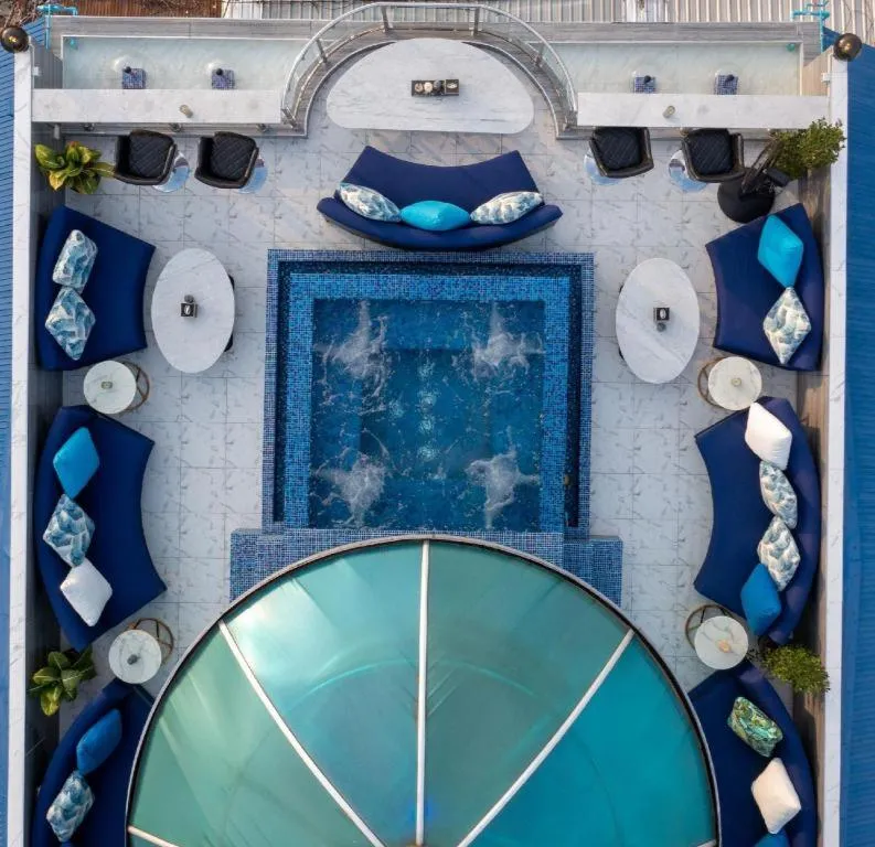 The Globe Hotel, Bar & Restaurant