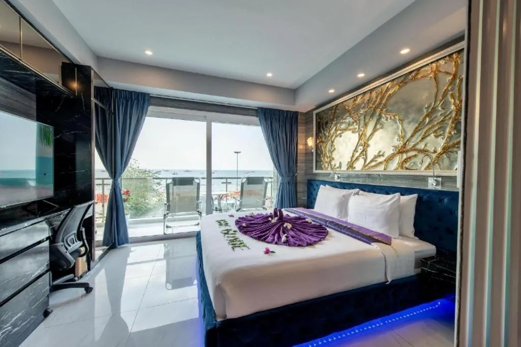 Bed in The Globe Hotel, Bar & Restaurant