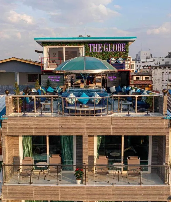 The Globe Hotel, Bar & Restaurant