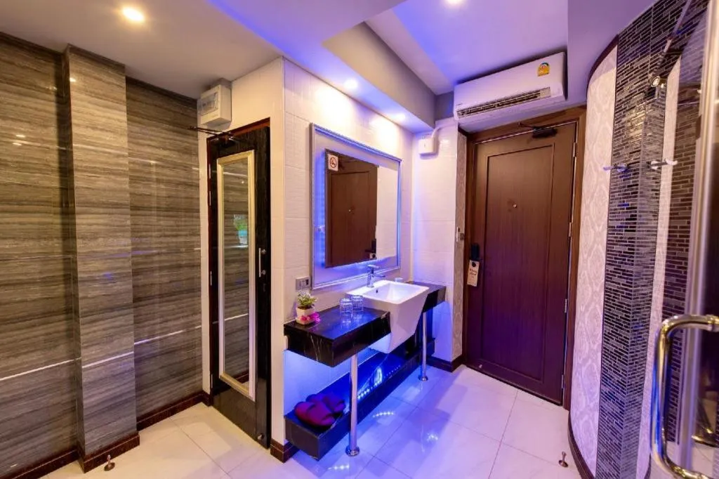 The Globe Hotel, Bar & Restaurant