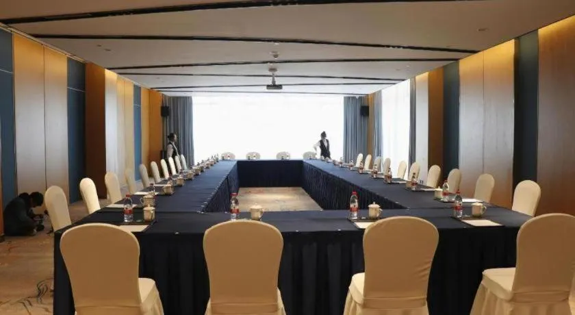 Yinhu Junyi Hotel（Wildlife Park）