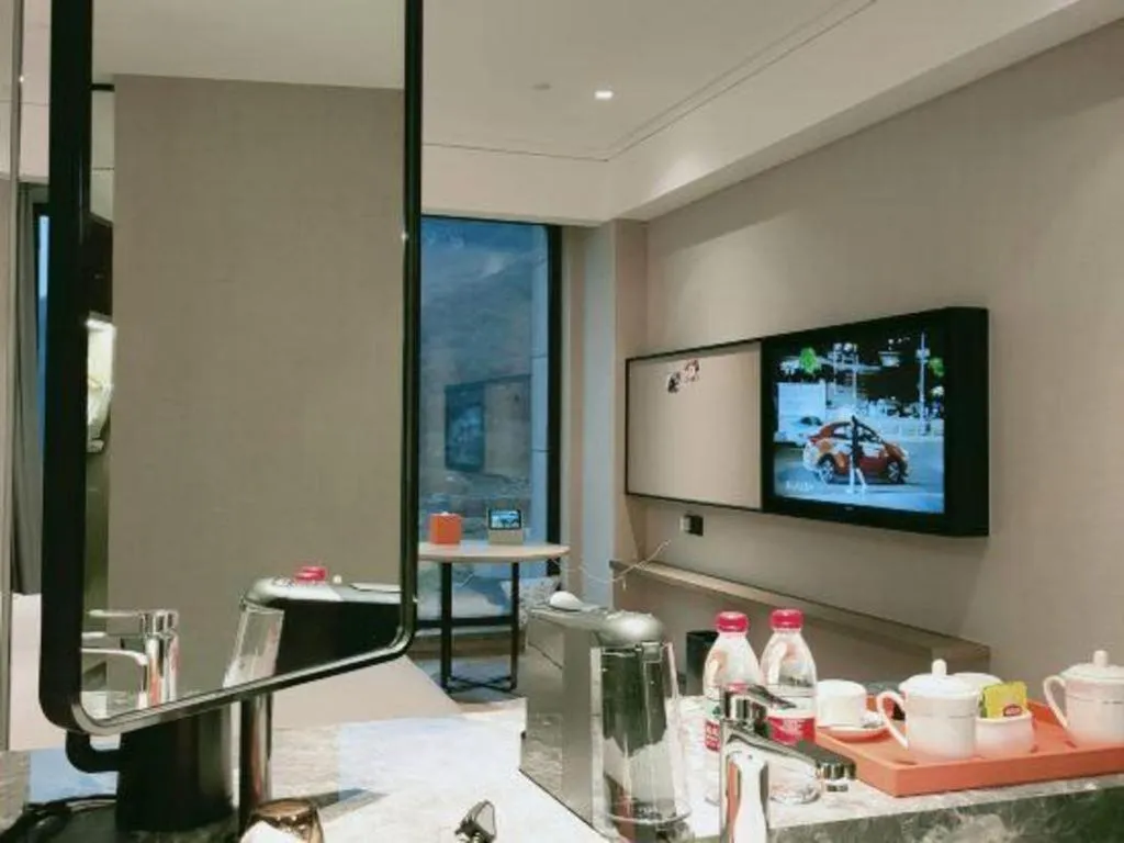 Yinhu Junyi Hotel（Wildlife Park）