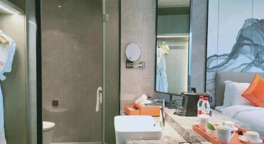 Yinhu Junyi Hotel（Wildlife Park）