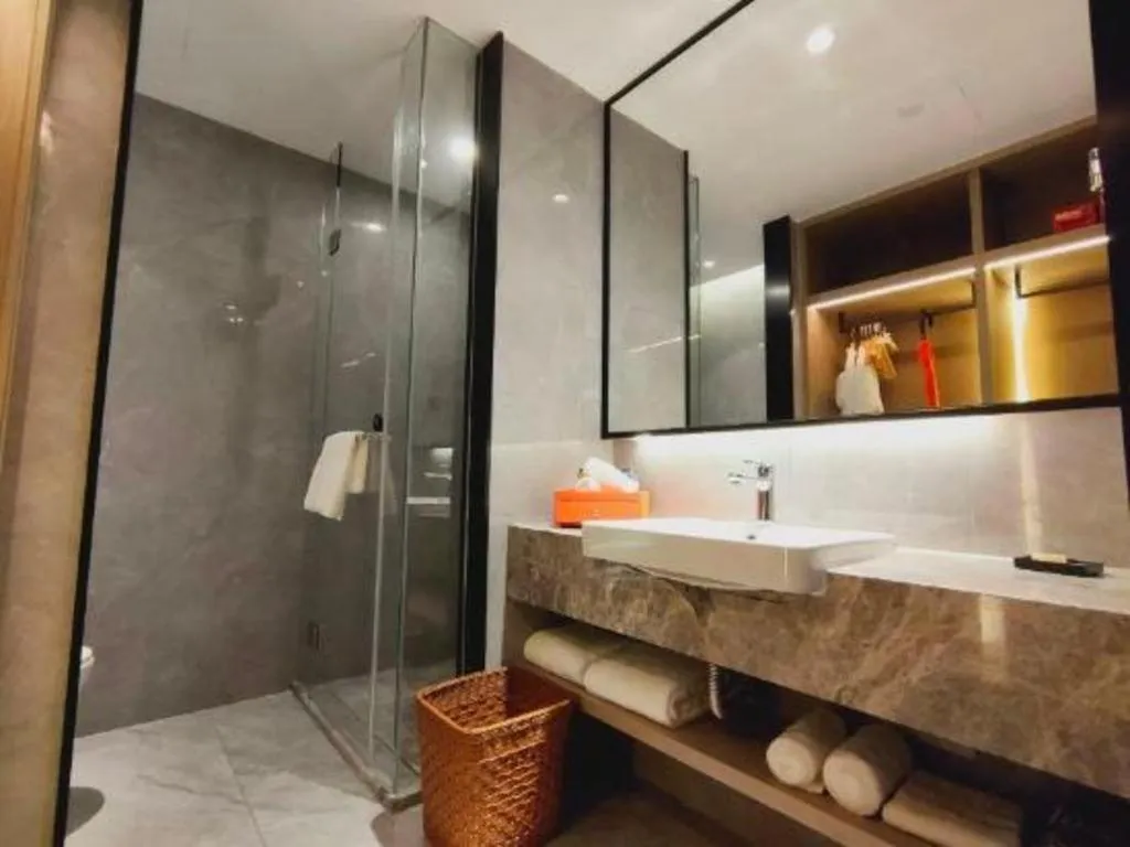 Yinhu Junyi Hotel（Wildlife Park）