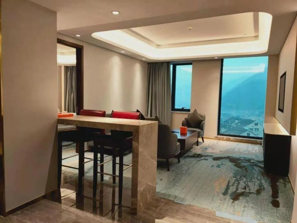 Yinhu Junyi Hotel（Wildlife Park）