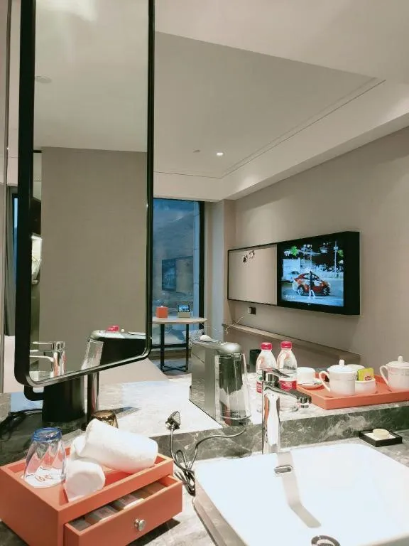 Yinhu Junyi Hotel（Wildlife Park）