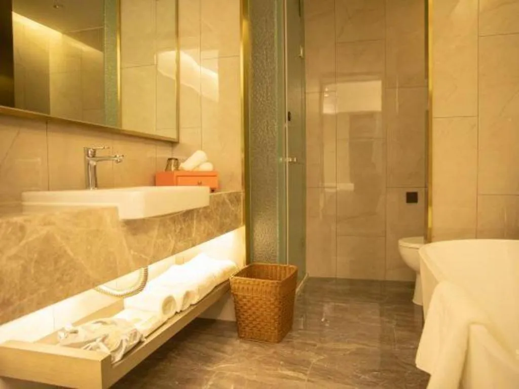 Yinhu Junyi Hotel（Wildlife Park）