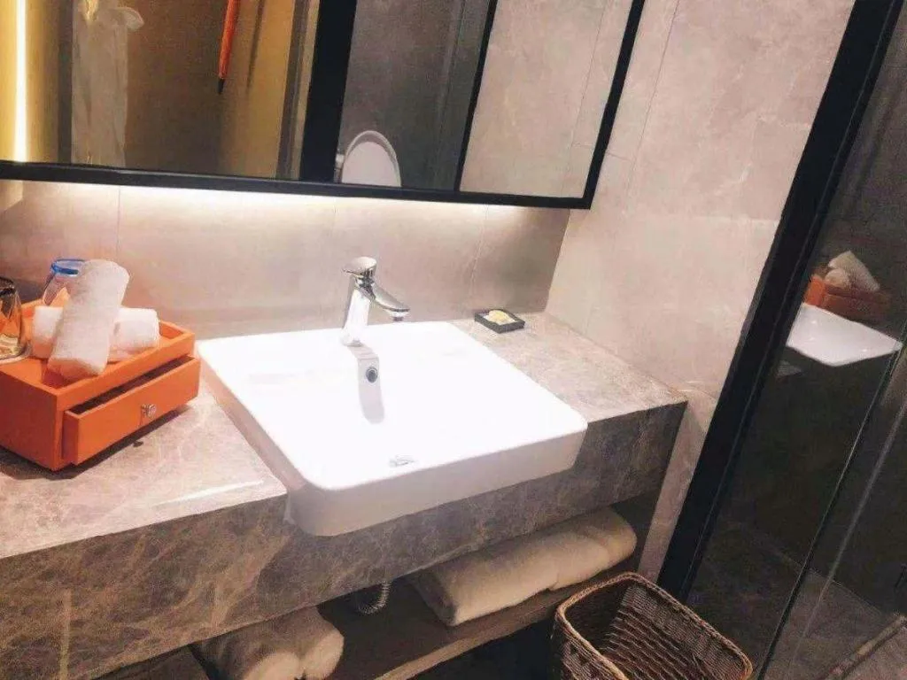 Yinhu Junyi Hotel（Wildlife Park）