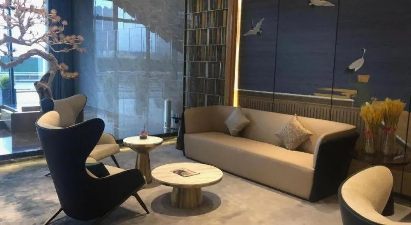 Yinhu Junyi Hotel（Wildlife Park）