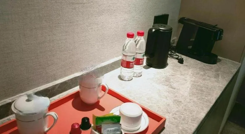 Yinhu Junyi Hotel（Wildlife Park）