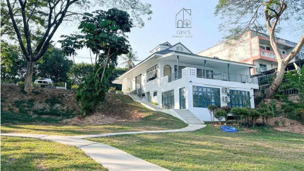 Gin's Greenery Resort