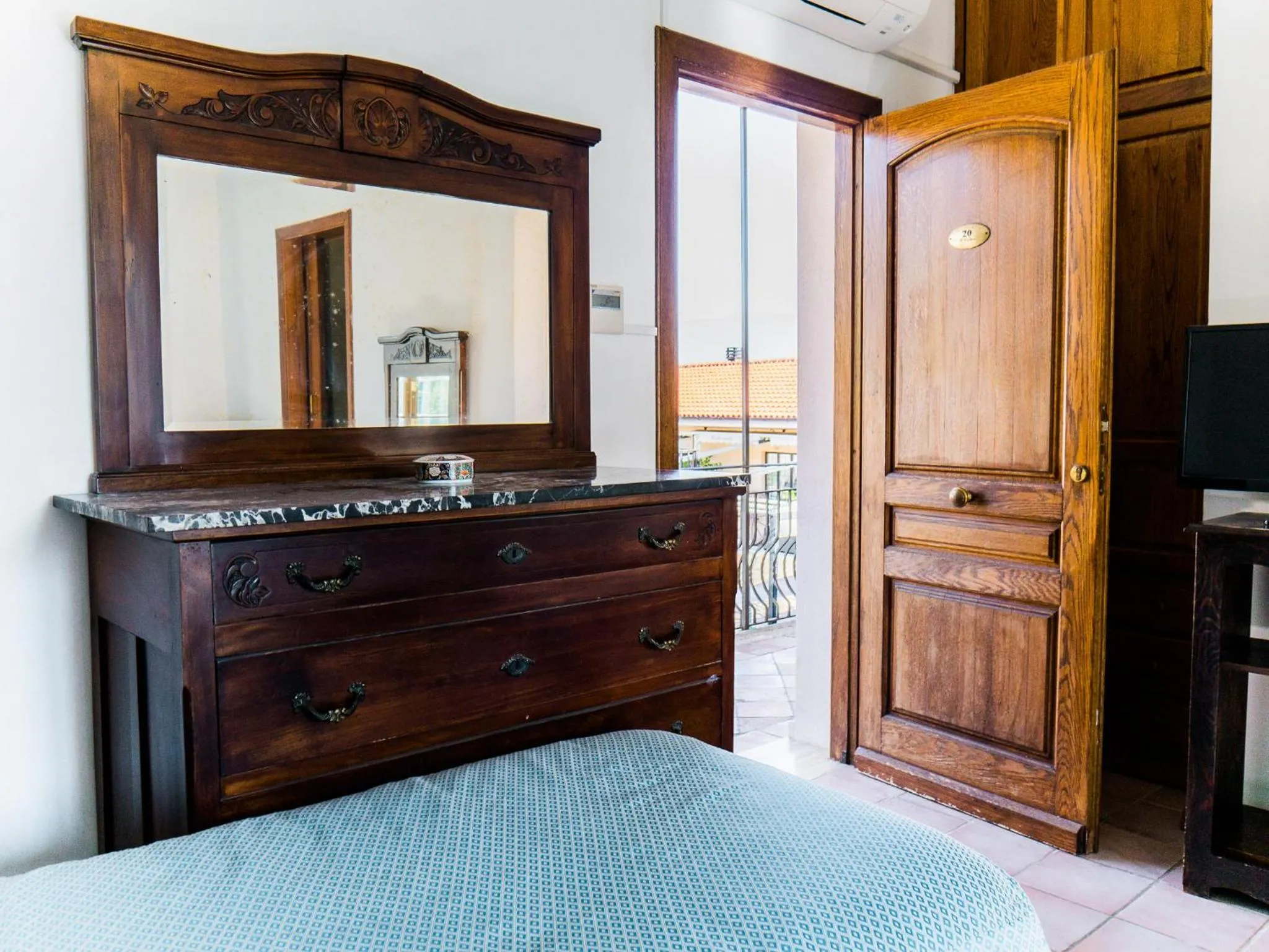 Bed in Hotel Albergo Ristorante Il Ciclope