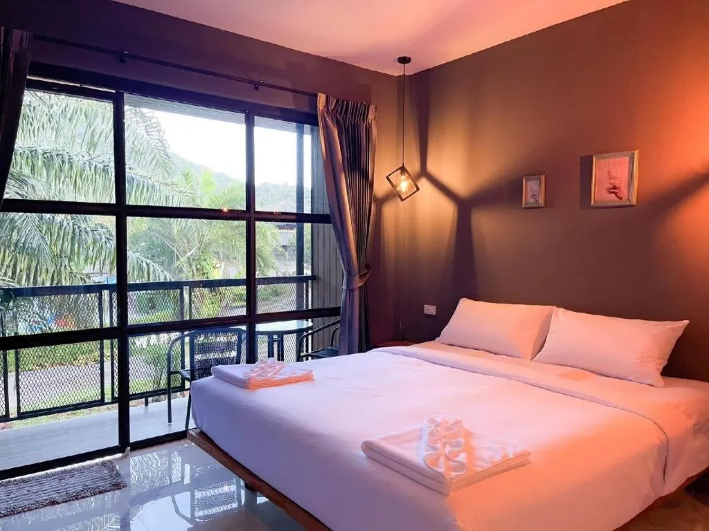 Bed in Warehouse18 Pool Cafe Resort