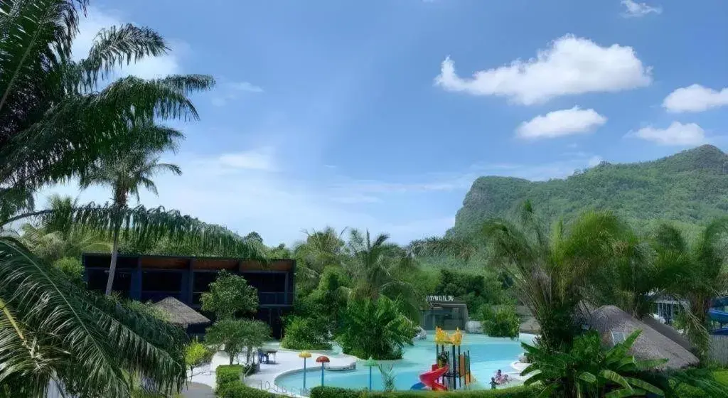 Warehouse18 Pool Cafe Resort Warehouse18 Pool Cafe Resort