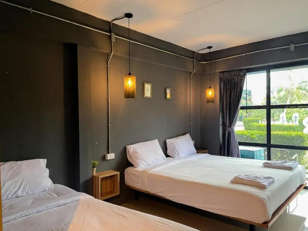 Bed in Warehouse18 Pool Cafe Resort Bed in Warehouse18 Pool Cafe Resort