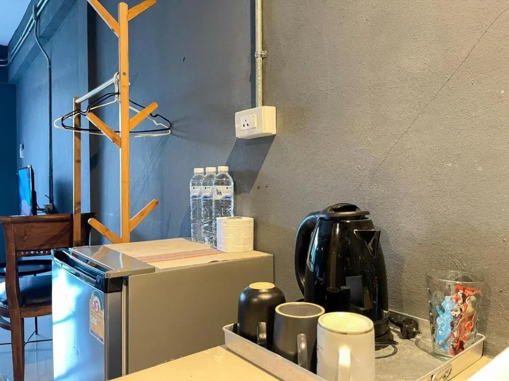 Warehouse18 Pool Cafe Resort