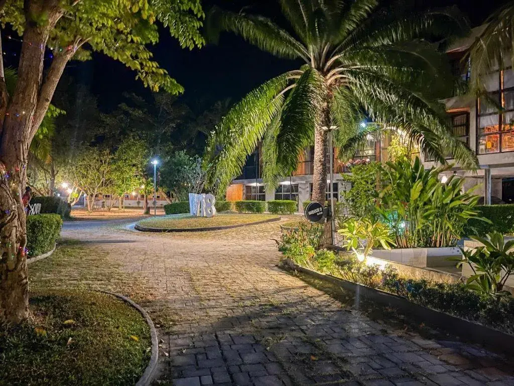 Warehouse18 Pool Cafe Resort Warehouse18 Pool Cafe Resort