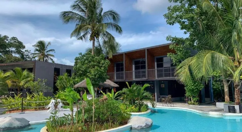 Warehouse18 Pool Cafe Resort