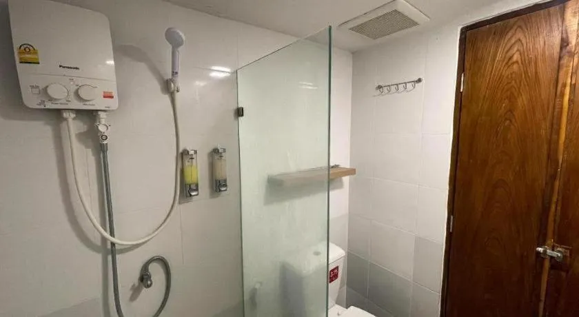 Warehouse18 Pool Cafe Resort