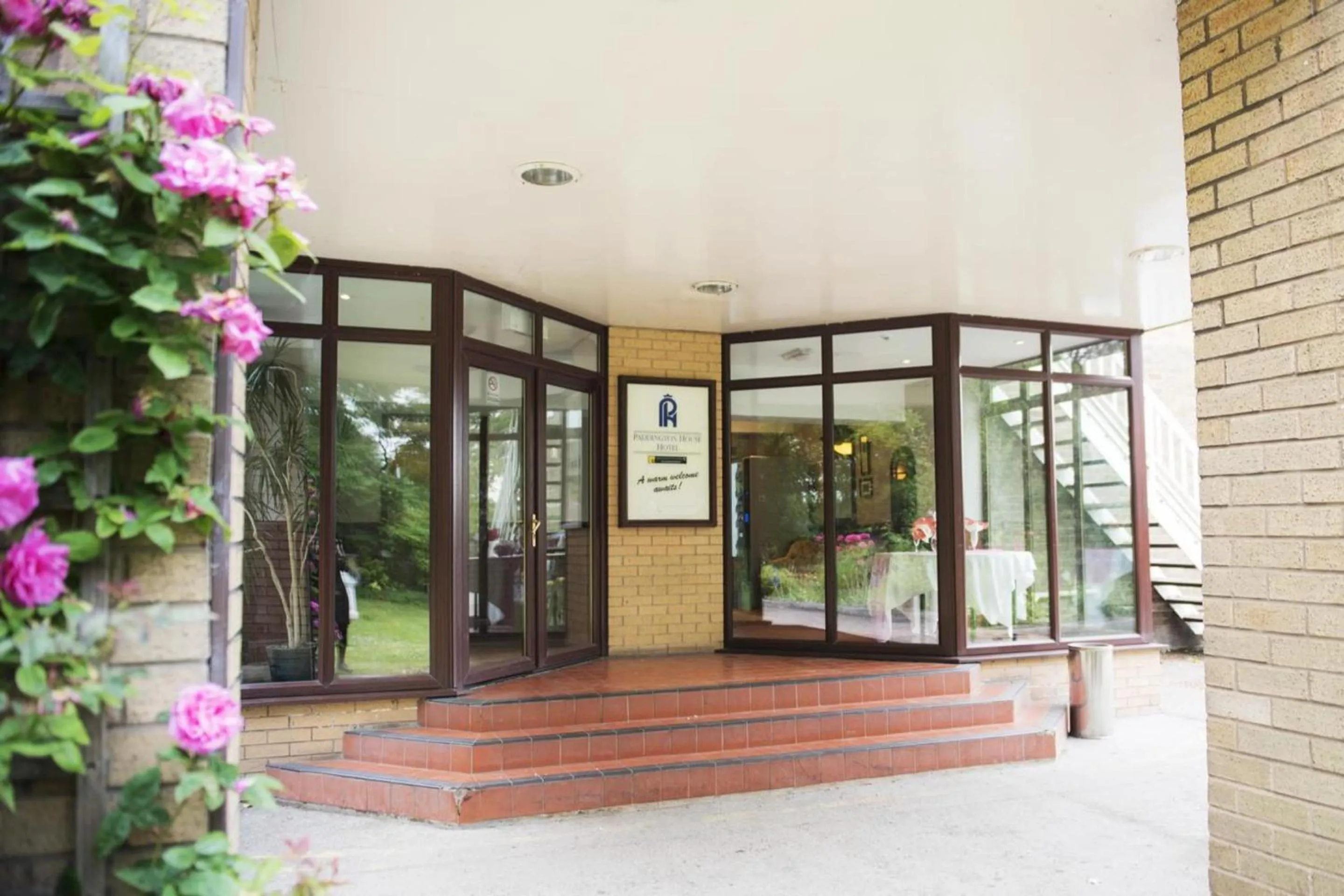 Facade/entrance in Paddington House Hotel