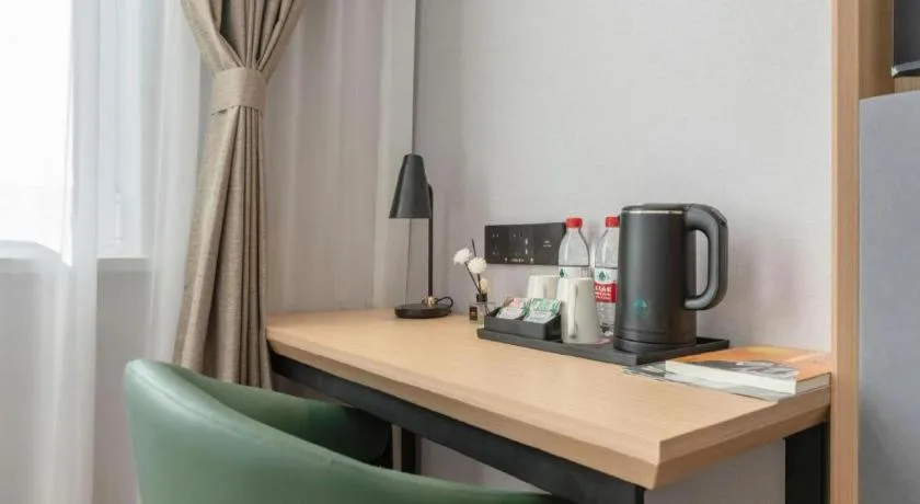 GreenTree Inn Express Qingdao Jiaodong International Airport