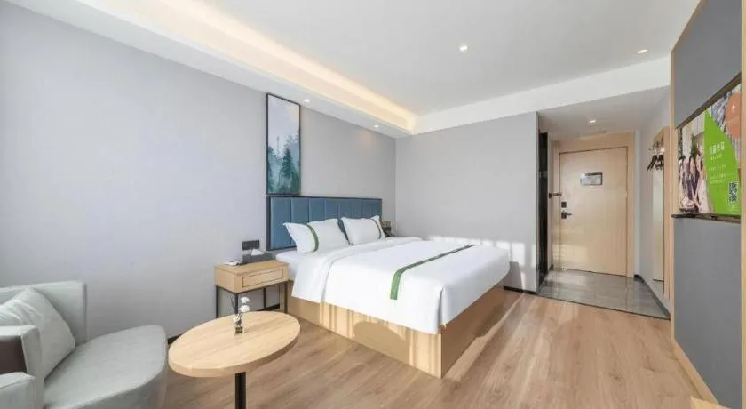 Bed in GreenTree Inn Express Qingdao Jiaodong International Airport