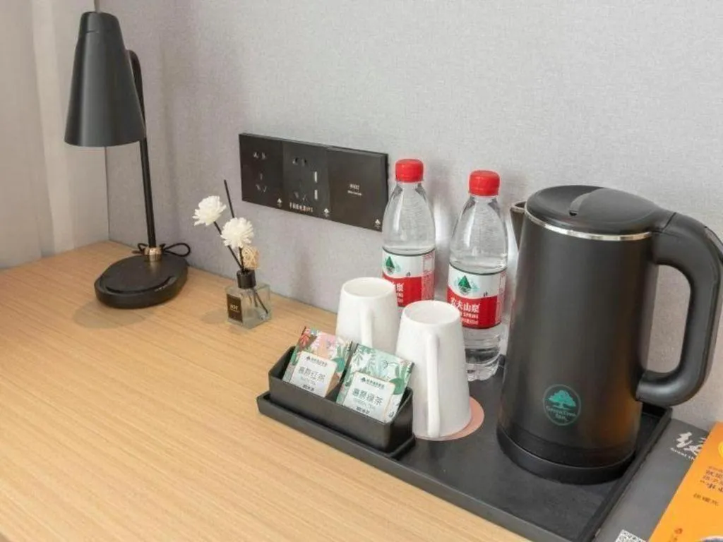 GreenTree Inn Express Qingdao Jiaodong International Airport