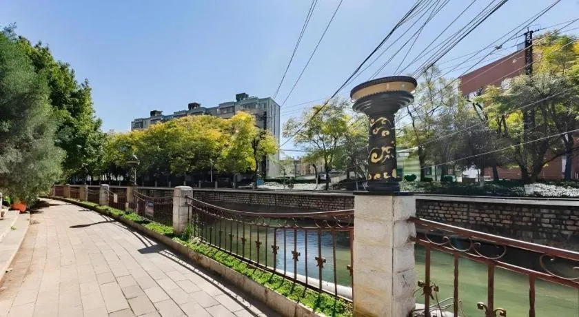 GELI Kunming North Railway Station Zoo