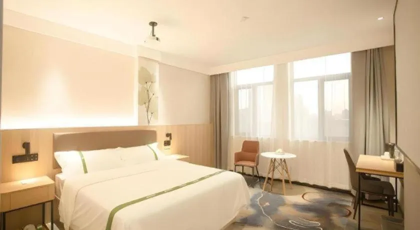 Bed in GreenTree Inn Express Hefei City Bus Station