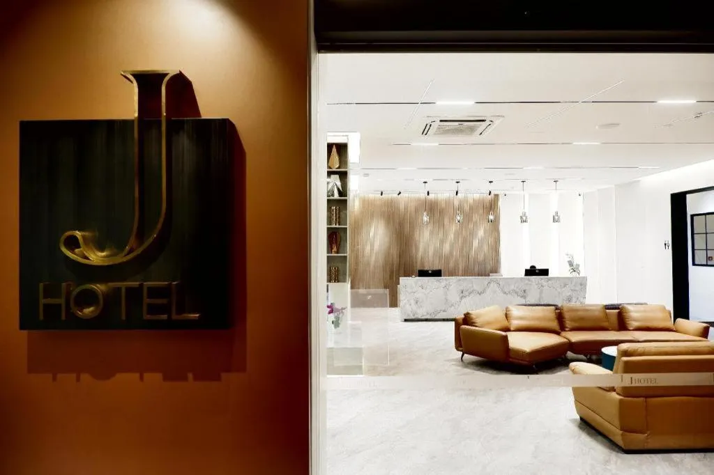 J HOTEL