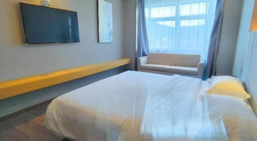 Bed in Cheermay Hotels