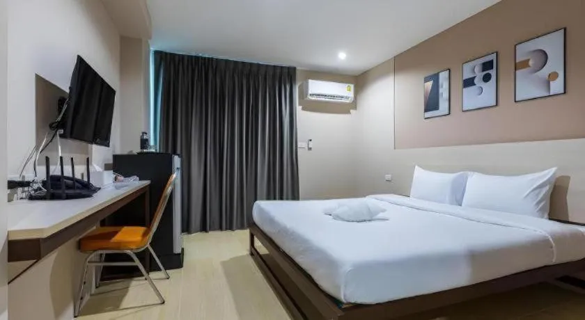 Bed in The Queen Palace