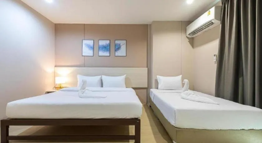 Bed in The Queen Palace