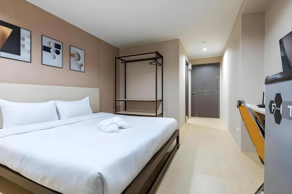 Bed in The Queen Palace