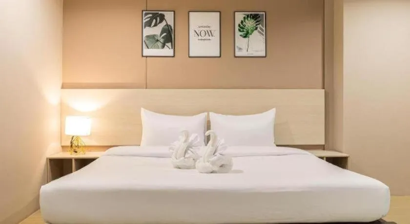 Bed in The Queen Palace