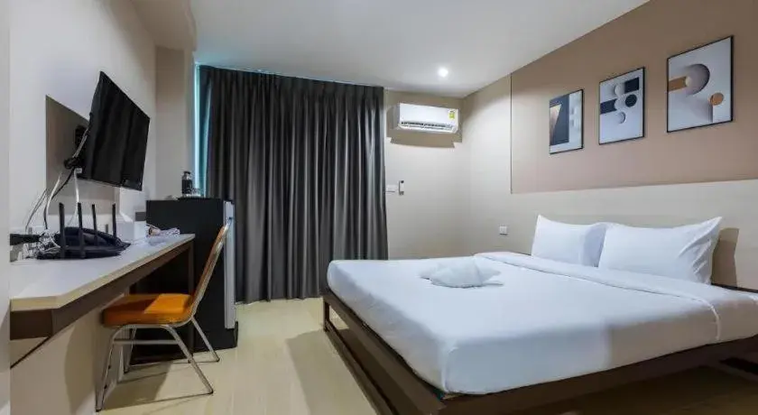 Bed in The Queen Palace Bed in The Queen Palace