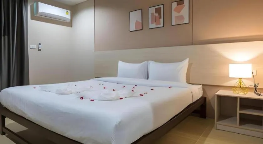 Bed in The Queen Palace