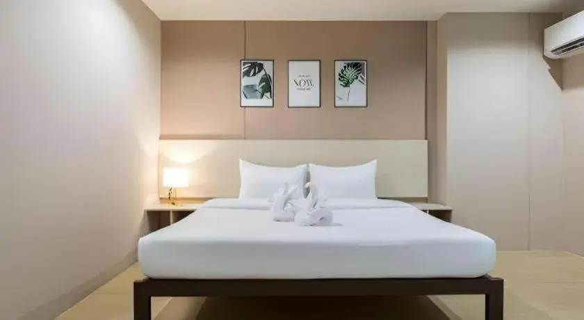 Bed in The Queen Palace Bed in The Queen Palace