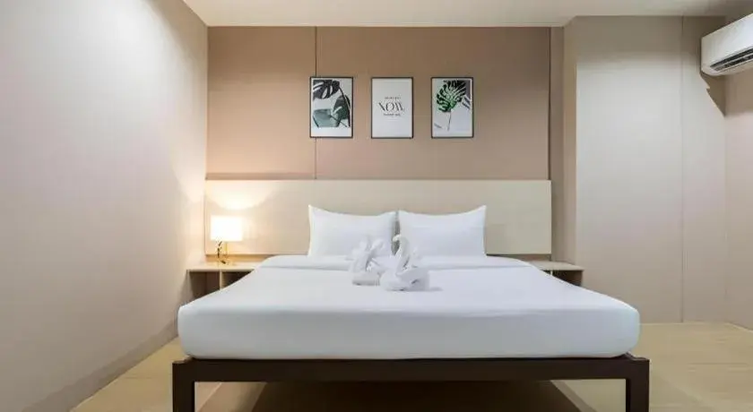 Bed in The Queen Palace Bed in The Queen Palace